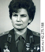 Валентина Владимировна Терешкова (1937) — лётчик-космонавт СССР № 6, первая в мире женщина-космонавт (1963), Герой Советского Союза, генерал-майор (1995). Полный кавалер ордена «За заслуги перед Отечеством». Редакционное фото, фотограф Сергей Елизарьев / Фотобанк Лори