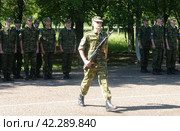 Russia Orenburg region July 3, 2005: young cadets studying at the military department of the aviation institute take the oath. Редакционное фото, фотограф Акиньшин Владимир / Фотобанк Лори