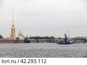 Warship on the Neva River. Dimitrovgrad (2017 год). Редакционное фото, фотограф EugeneSergeev / Фотобанк Лори