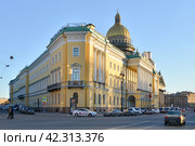 Особняк Лобанова-Ростовского - здание Военного министерства Российской империи в Санкт-Петербурге (2014 год). Редакционное фото, фотограф Александр Алексеев / Фотобанк Лори