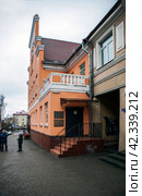 Ратуша Тапиау 1922 года постройки, Улица Тельмана, 6. Гвардейск, Калининградская область (2023 год). Редакционное фото, фотограф Сергей Афанасьев / Фотобанк Лори