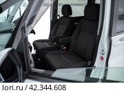 KRASNOYARSK, RUSSIA - December 28, 2023: White Honda Stepwgn Spada 2021. Редакционное фото, фотограф Плотников Дмитрий / Фотобанк Лори