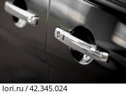 KRASNOYARSK, RUSSIA - July 17, 2023: Black Nissan Serena. Редакционное фото, фотограф Плотников Дмитрий / Фотобанк Лори