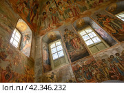 UGLICH, RUSSIA - AUGUST 18, 2023. Interior painting of the Church of Dimitri Tsarevich on the blood of the 17th century. Редакционное фото, фотограф Сергей Фролов / Фотобанк Лори