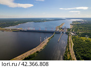 Вид с высоты на Чебоксарскую ГЭС. Аэросъемка (2022 год). Стоковое фото, фотограф Владислав Самошкин / Фотобанк Лори