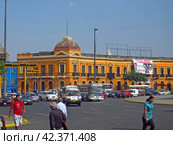 Lima, Peru - 30 Apr 2011: The building in Lima city, Peru, South America. Редакционное фото, фотограф Сергей Стрелков / Фотобанк Лори