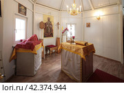 Алтарь храма Игоревской иконы Божией матери в микрорайоне 1 Мая (2024 год). Редакционное фото, фотограф Дмитрий Неумоин / Фотобанк Лори