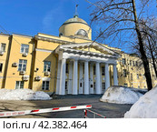 Моска, Протопоповский переулок, 25 строение 1. Набилковская богадельня, 1831 год постройки. Редакционное фото, фотограф Овчинникова Ирина / Фотобанк Лори