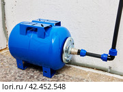 Water storage pressure diaphragm tank, hydraulic accumulator of reverse osmosis for plumbing system of home water supply. Стоковое фото, фотограф Владимир Григорьев / Фотобанк Лори