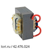 Электрический трансформатор на белом фоне. Electrical transformer on white. Стоковое фото, фотограф Татьяна Д / Фотобанк Лори
