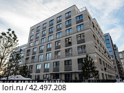 Новостройки в Новосибирске. ​Квартал урбан-вилл "На Никитина". Новые дома. Современный городской пейзаж. застройщик Брусника (2024 год). Редакционное фото, фотограф Сергей Тимофеев / Фотобанк Лори