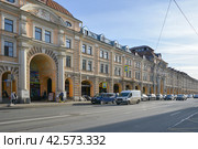 Апраксин двор на Садовой улице в Санкт-Петербурге (2024 год). Стоковое фото, фотограф Александр Алексеев / Фотобанк Лори