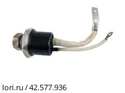 Мощный тиристор на белом фоне. Power transistor on a white background. Стоковое фото, фотограф Татьяна Д / Фотобанк Лори