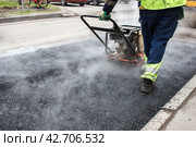 Asphalt rammer. laying the road surface. Стоковое фото, фотограф Радомир Тарасов / Фотобанк Лори