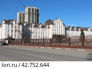 Грозный, Чечня. Здание 1-го корпуса Чеченского государственного университета (пединститут) на площади Борьбы (2024 год) Редакционное фото, фотограф хохрякова альбина накиповна / Фотобанк Лори