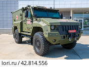 ЗСА-Т "Линза" (защищенный санитарный автомобиль) крупным планом. Военно-технический форум "Армия-2022". Парк Патриот. Редакционное фото, фотограф Виктор Карасев / Фотобанк Лори