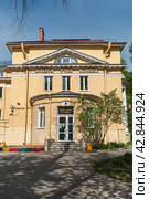Дом Ф. Д. Мертенса - частная школа "Рид School". Санкт-Петербург (2019 год). Редакционное фото, фотограф Александр Щепин / Фотобанк Лори
