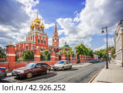 Церковь Воскресения Христова в Кадашах, Москва (2023 год). Стоковое фото, фотограф Baturina Yuliya / Фотобанк Лори