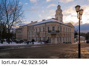 View of the City Hall building, currently the building of the Regional Museum of Local Lore, on a sunny winter day, Vitebsk, Belarus. Стоковое фото, фотограф Ula Ulachka / Фотобанк Лори