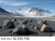 Antarctic oasis landscape, area free of snow and ice. Стоковое AI-изображение, AI-художник Евгений Харитонов / Фотобанк Лори