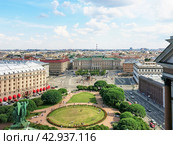 Исаакиевская площадь. Санкт-Петербург. (2023 год). Редакционное фото, фотограф Татьяна Т / Фотобанк Лори