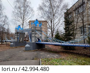Уменьшенная копия разводного Тауэрского моста в пропорции 1:12. Достопримечательности Нижегородской области. Россия, Арзамас, 17 ноября 2023, Редакционное фото, фотограф Ирина / Фотобанк Лори