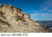 View of nice exotic wooden hut on beach Black Sea. Стоковое фото, фотограф Фотограф / Фотобанк Лори