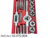 Набор инструментов для нарезания резьбы. Instrument for cutting of screw-thread. Стоковое фото, фотограф Татьяна Д / Фотобанк Лори
