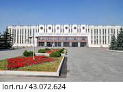 Город Нижний Тагил. Уралвагонзавод. Проходная (2016 год). Редакционное фото, фотограф Александр Тараканов / Фотобанк Лори