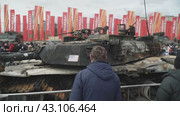 Tank m1a1 Abrams (2024 год). Редакционное видео, видеограф Потийко Сергей / Фотобанк Лори