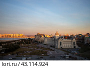 Казань. Дворец земледельцев на закате (2013 год). Редакционное фото, фотограф Литвяк Игорь / Фотобанк Лори