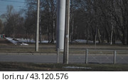 Самокатчик (2023 год). Стоковое видео, видеограф Евгений Митрофанов / Фотобанк Лори