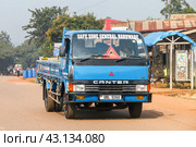Mitsubishi Fuso Canter (2023 год). Редакционное фото, фотограф Art Konovalov / Фотобанк Лори