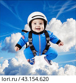 A baby skydiving in the sky. Стоковое AI-изображение, AI-художник Anna Shtrekalkina / Фотобанк Лори