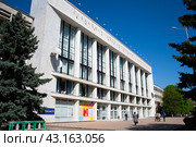 Здание Кубанского государственного Университета в городе Краснодаре. Ведущий ВУЗ на юге России. Редакционное фото, фотограф Дорощенко Элла / Фотобанк Лори