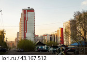 Необычная городская картина. Редакционное фото, фотограф Данила Савченко / Фотобанк Лори