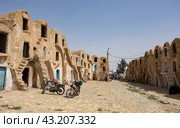 Traditional ancient multi-level earthen granaries in Ksar Medenine. Стоковое фото, фотограф Яков Филимонов / Фотобанк Лори