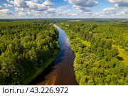 Вид с высоты на реку Пушма в Подосиновце (аэросъемка 2023 года) Стоковое фото, фотограф Владислав Самошкин / Фотобанк Лори