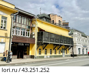 Москва, улица Покровка, дом 45, строение 2, усадьба 19 века dtcyjq. Редакционное фото, фотограф Овчинникова Ирина / Фотобанк Лори
