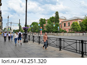 Санкт-Петербург. Греческий проспект. Детская больница имени принца Ольденбургского. Аптека и хозяйственный корпус. Квартирный флигель. - Детский городской многопрофильный клинический центр высоких медицинских технологий имени К.А. Раухфуса (2023 год). Редакционное фото, фотограф Александр Тараканов / Фотобанк Лори