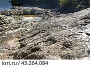 Следы кратера вулкана Гирвас и застывшая лава (2023 год). Редакционное фото, фотограф Светлана Качанова / Фотобанк Лори