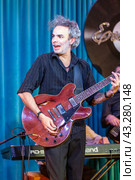 Luca Giordano - Italian singer, bluesman, musician, guitar player (2024 год). Редакционное фото, фотограф Евгений Ткачёв / Фотобанк Лори