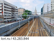 Москва. Московские центральные диаметры (МЦД) в районе Басманного тупика (2024 год). Редакционное фото, фотограф Илюхина Наталья / Фотобанк Лори