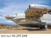 Передняя часть советского экраноплана С-31 «Лунь» (ground effect vehicle) крупным планом солнечным днем. Дербент (2024 год). Редакционное фото, фотограф Виктор Карасев / Фотобанк Лори
