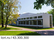 Vyborg Library exterior on a sunny day (2024 год). Редакционное фото, фотограф EugeneSergeev / Фотобанк Лори