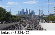 Москва, Россия. 18 мая 2024. Московский весенний велофестиваль. Редакционное видео, видеограф Яна Проничева / Фотобанк Лори