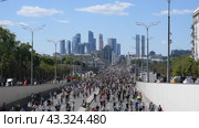 Москва, Россия. 18 мая 2024. Московский весенний велофестиваль. Редакционное видео, видеограф Яна Проничева / Фотобанк Лори
