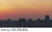 Восход солнца над городом. Покадровая съемка (тайм-лапс) (2024 год). Стоковое видео, видеограф Константин Шалькевич / Фотобанк Лори