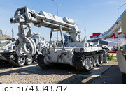 Военнная инженерная машина разграждения ИМР, для расчистки дорог, завалов и устранения препятствий для движения техники (2021 год). Редакционное фото, фотограф Андрей Цыганков / Фотобанк Лори
