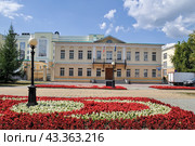 Избирательная комиссия Свердловской области (Здание бывшей казенной почты, XIX век). Город Екатеринбург. Улица Пушкина, дом 19 (2016 год). Стоковое фото, фотограф Александр Тараканов / Фотобанк Лори